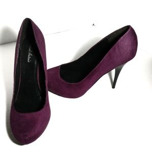 5 for $25 Michael Antonio size 10